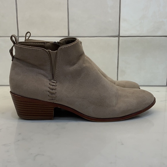 {Sam & Libby}Sz 7.5 Beige Faux Suede Booties - Picture 5 of 11